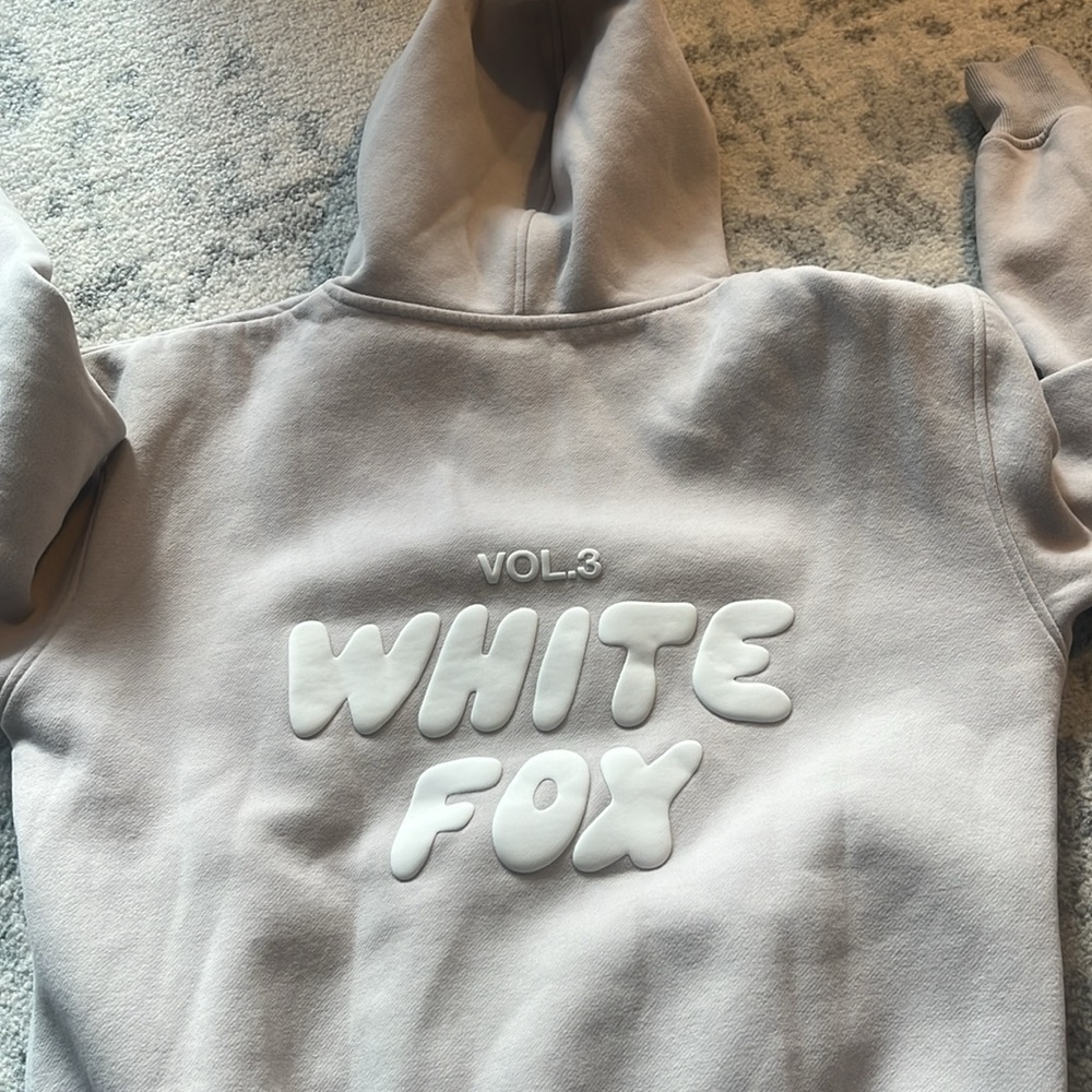 EUC White Fox Sweat Suit Set - Picture 7 of 7